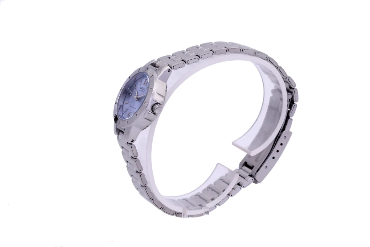 نمای نزدیک از صفحه ساعت کاسیو زنانه LTP-1177A-2a