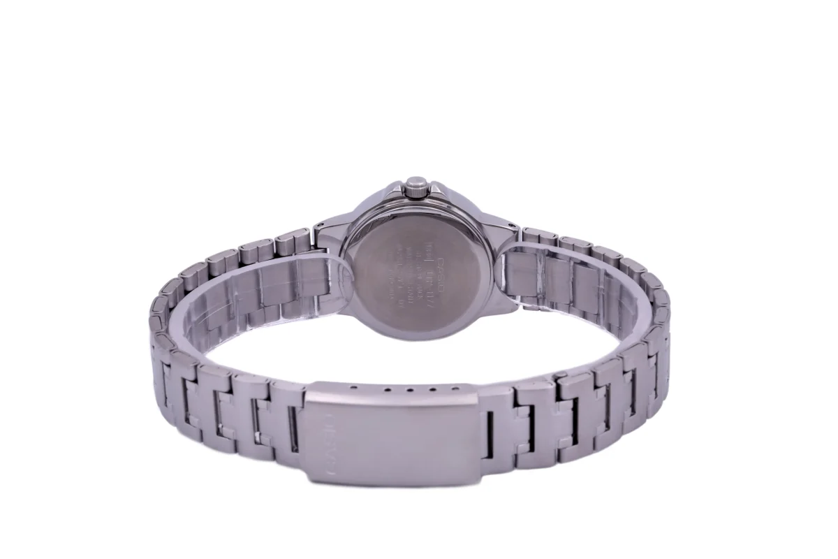 نمای نزدیک از صفحه ساعت کاسیو زنانه LTP-1177A-2a